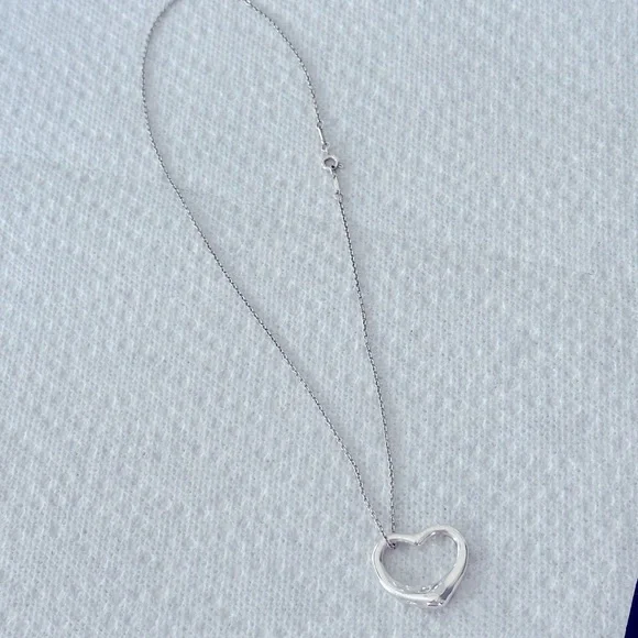 Tiffany & Co Elsa Peretti Sterling Silver Open Heart Pendant Necklace. - Picture 4 of 5